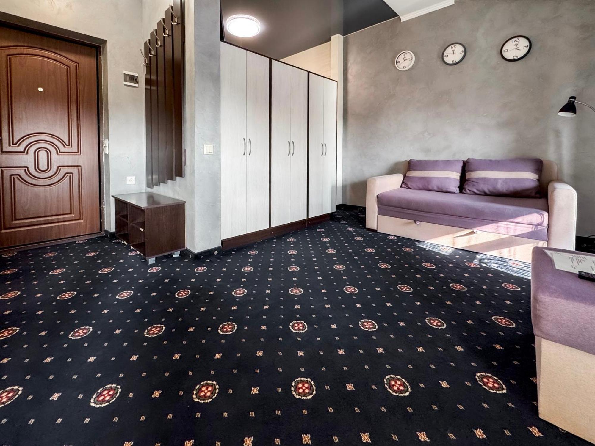Apartments On Zaliznychna 49 Ivano-Frankivsk Ngoại thất bức ảnh