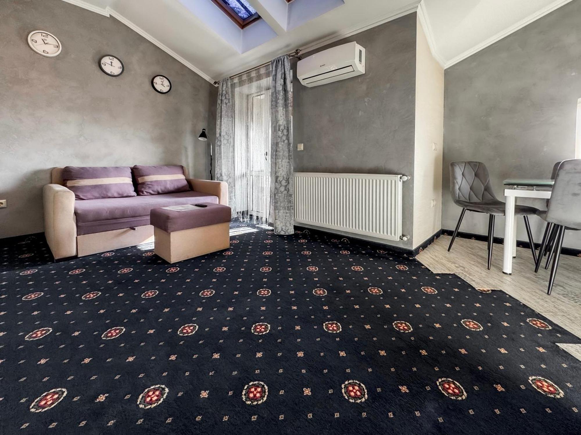 Apartments On Zaliznychna 49 Ivano-Frankivsk Ngoại thất bức ảnh