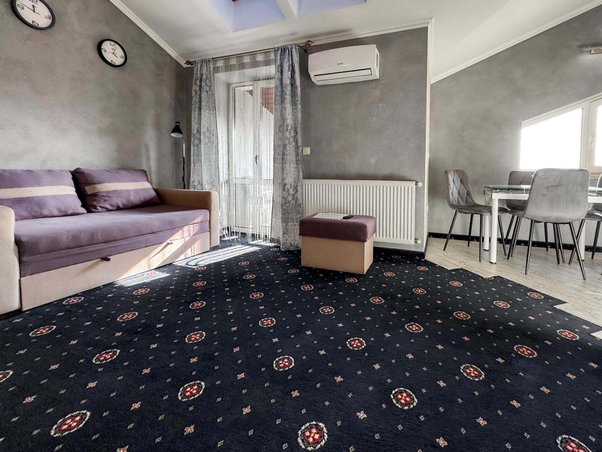 Apartments On Zaliznychna 49 Ivano-Frankivsk Ngoại thất bức ảnh