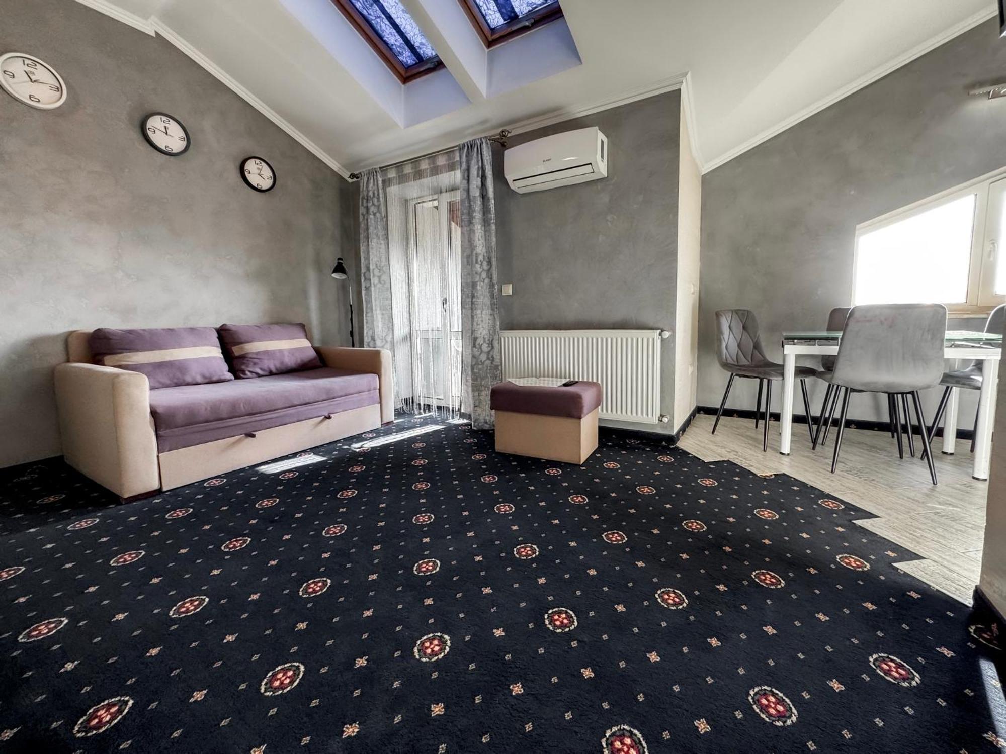 Apartments On Zaliznychna 49 Ivano-Frankivsk Ngoại thất bức ảnh