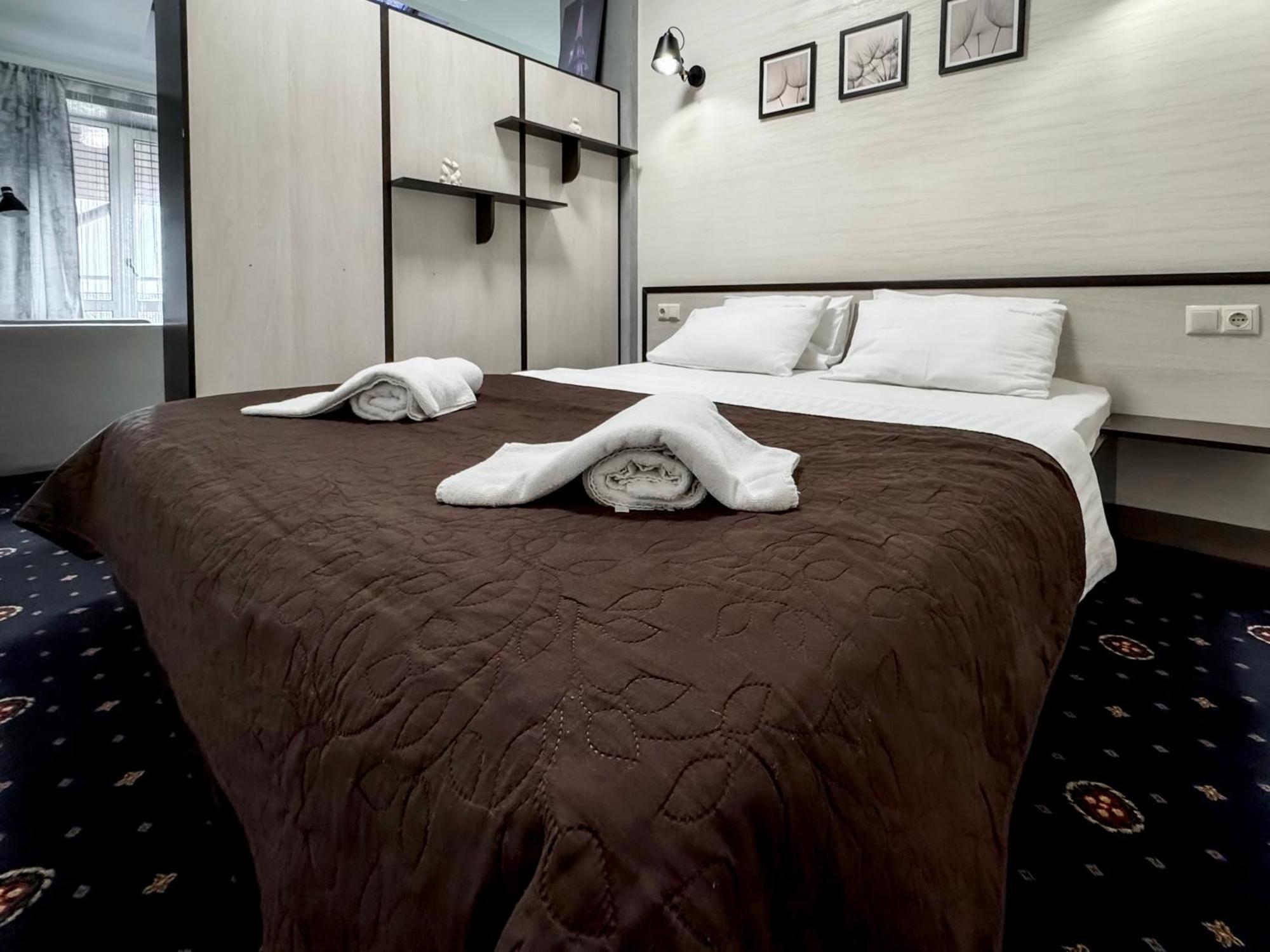 Apartments On Zaliznychna 49 Ivano-Frankivsk Ngoại thất bức ảnh