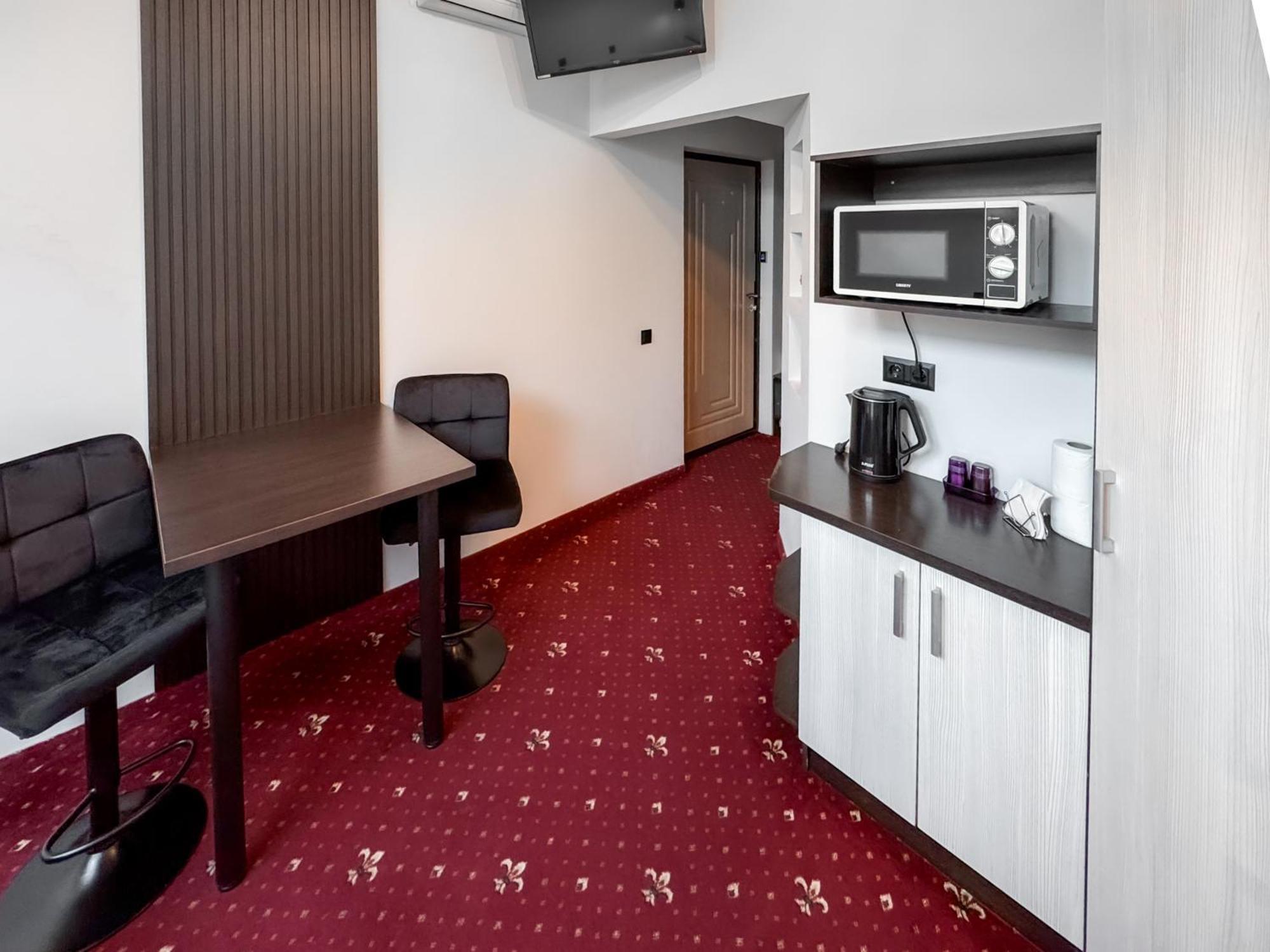 Apartments On Zaliznychna 49 Ivano-Frankivsk Ngoại thất bức ảnh