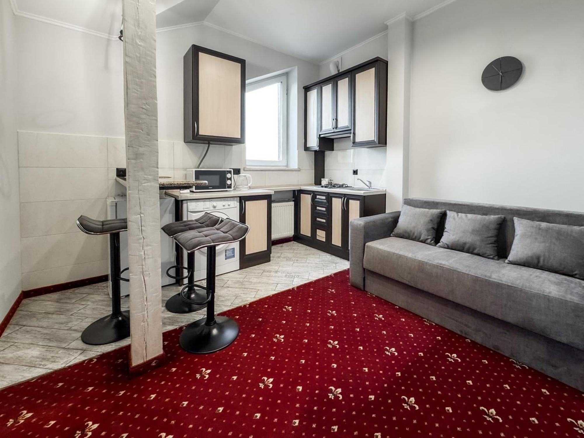 Apartments On Zaliznychna 49 Ivano-Frankivsk Ngoại thất bức ảnh