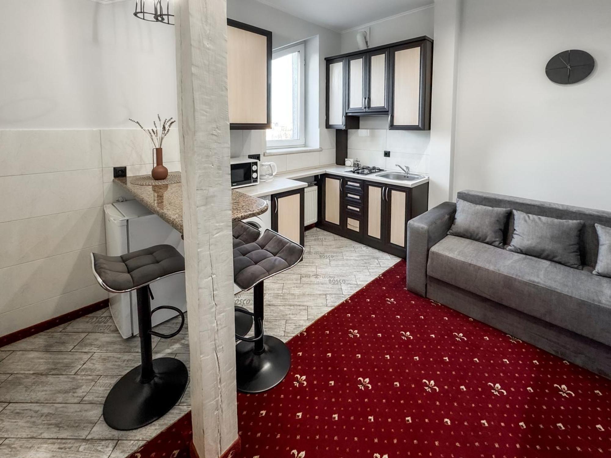 Apartments On Zaliznychna 49 Ivano-Frankivsk Ngoại thất bức ảnh