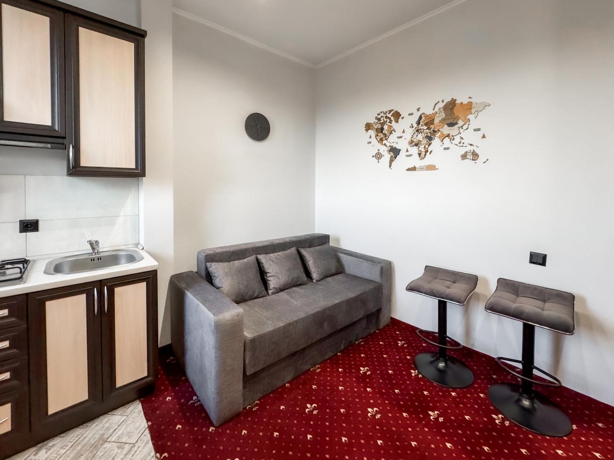 Apartments On Zaliznychna 49 Ivano-Frankivsk Ngoại thất bức ảnh