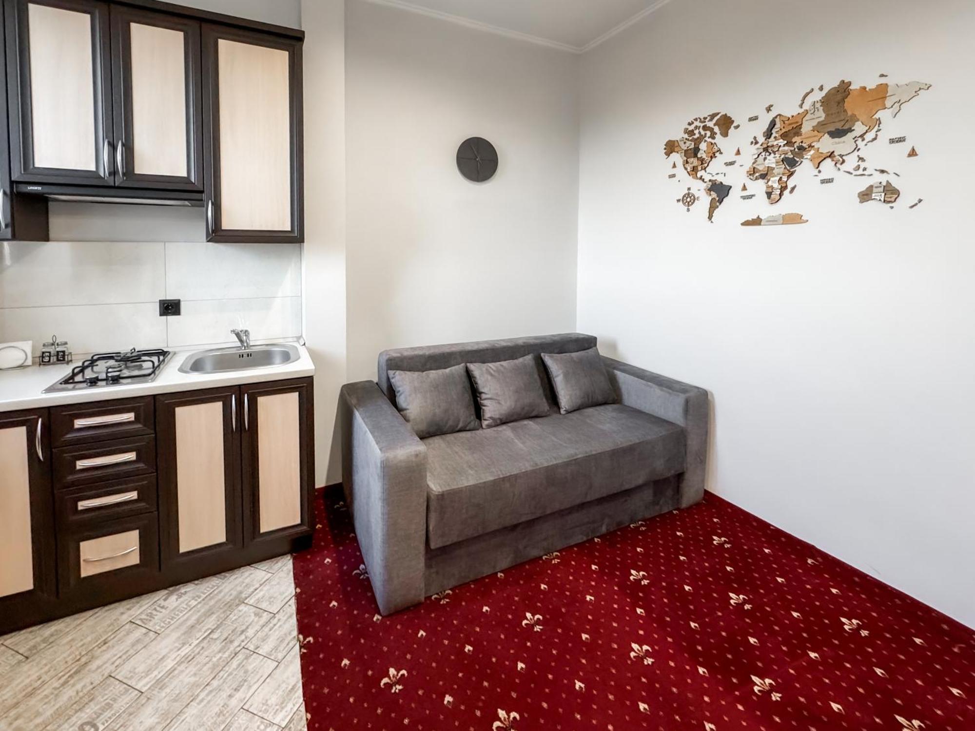 Apartments On Zaliznychna 49 Ivano-Frankivsk Ngoại thất bức ảnh