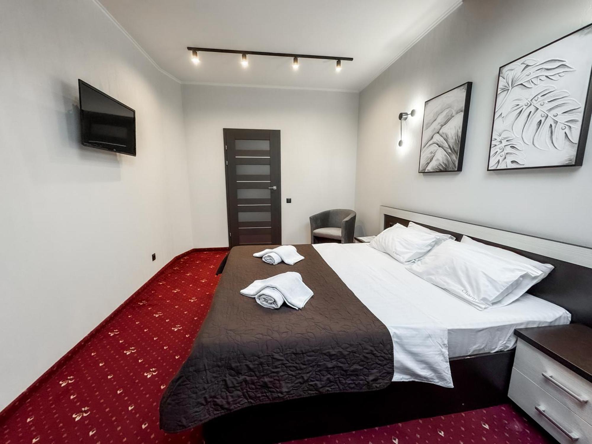 Apartments On Zaliznychna 49 Ivano-Frankivsk Ngoại thất bức ảnh