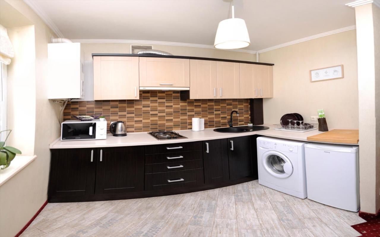 Apartments On Zaliznychna 49 Ivano-Frankivsk Ngoại thất bức ảnh