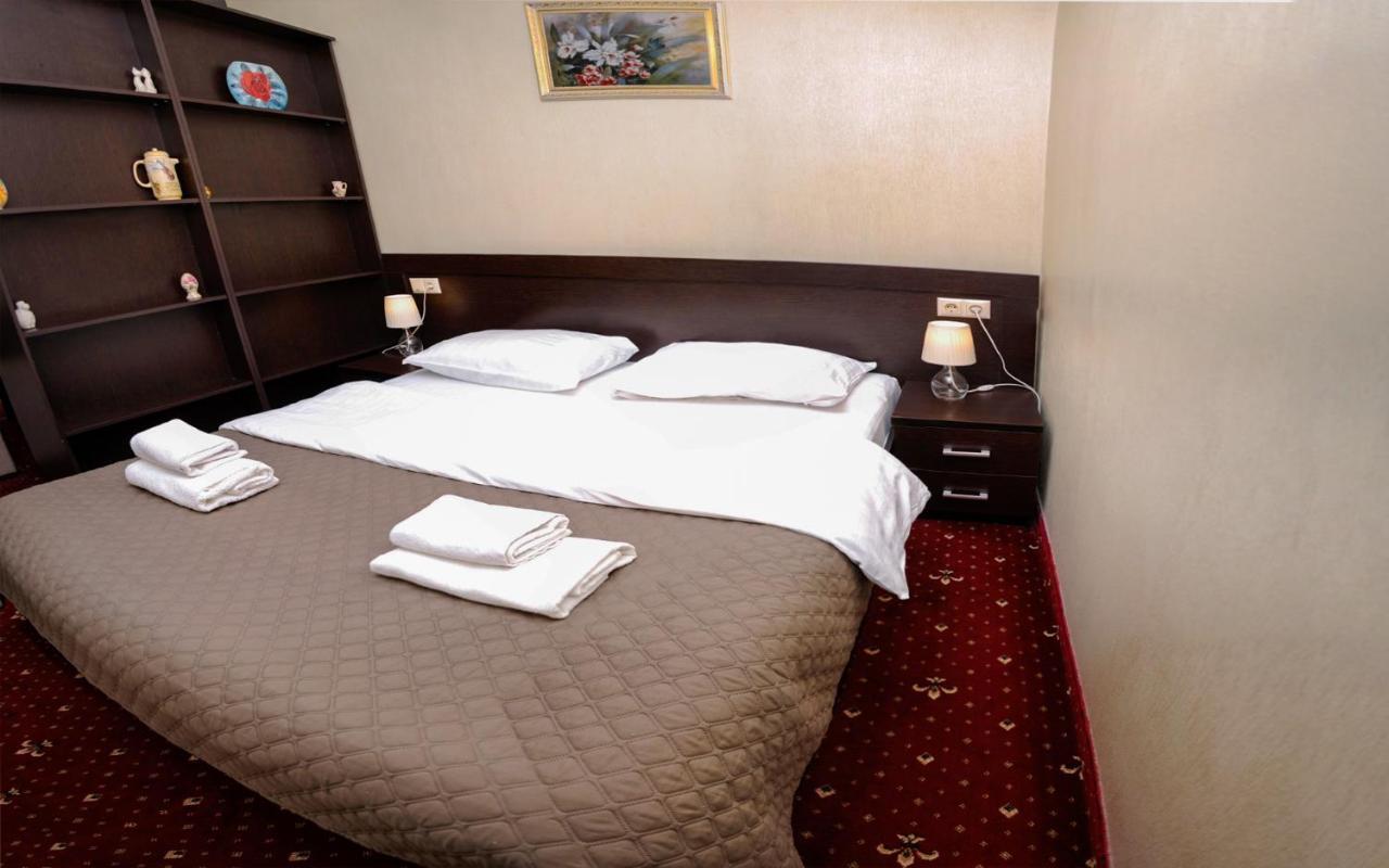 Apartments On Zaliznychna 49 Ivano-Frankivsk Ngoại thất bức ảnh