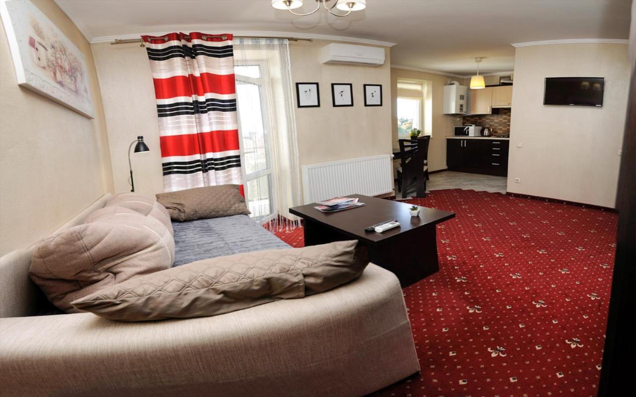 Apartments On Zaliznychna 49 Ivano-Frankivsk Ngoại thất bức ảnh